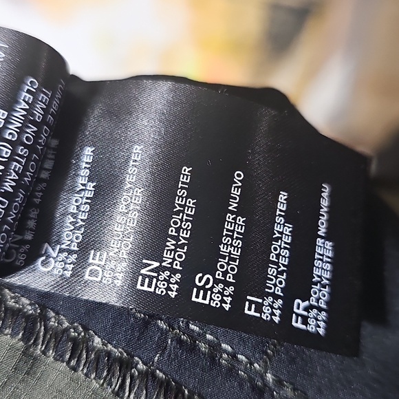 Kuhl Green Shorts Size 35 - Picture 4 of 7